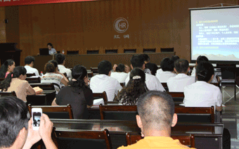 順昌縣法院深入虹潤公司開展“法制進(jìn)企業(yè)” 活動