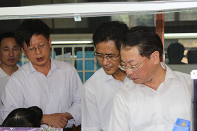 福建省紀委副書記、監(jiān)察廳廳長陳善光一行視察虹潤公司